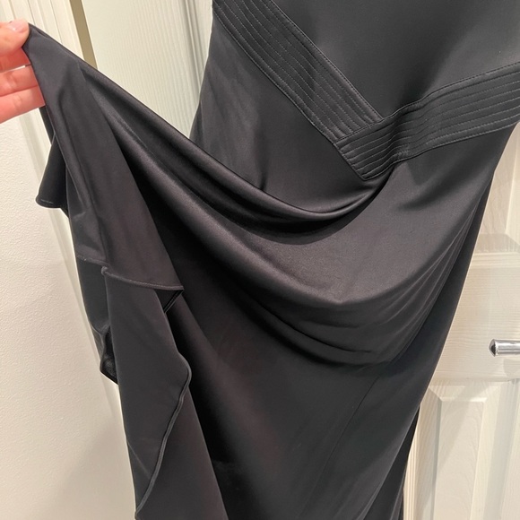 NWT Alexis Addison One-Shoulder Black Gown - Picture 6 of 13